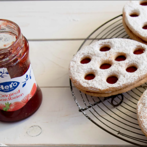 Paaskoeken met Hero aardbeienjam