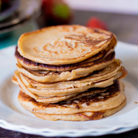 Havermoutpannenkoekjes met aardbeienjam